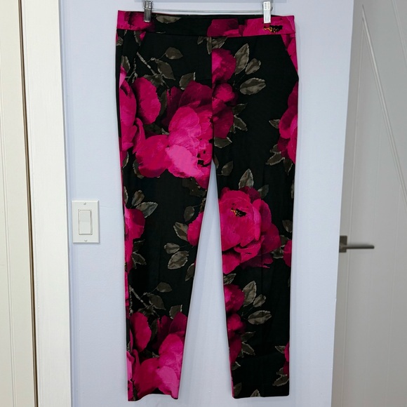 Trina Turk Pants - Trina Turk, Floral Pink and Black Pants, women’s size 8, Textured, like new!